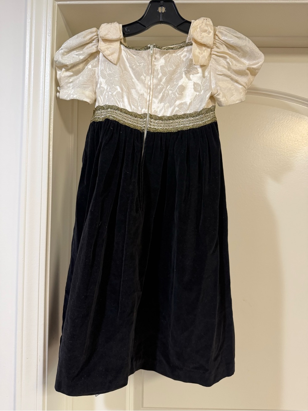 Vintage Jessica McClintock Girls Black Velvet Ivory Brocade Dress Puff Sleeves